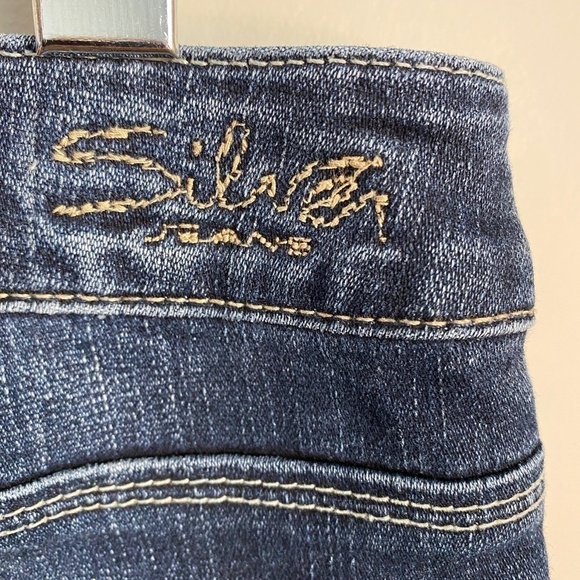 Silver Jeans Women's Low Rise Medium Wash SANTORINI Cropped 3/4 Jeans Size 28 - Picture 7 of 13